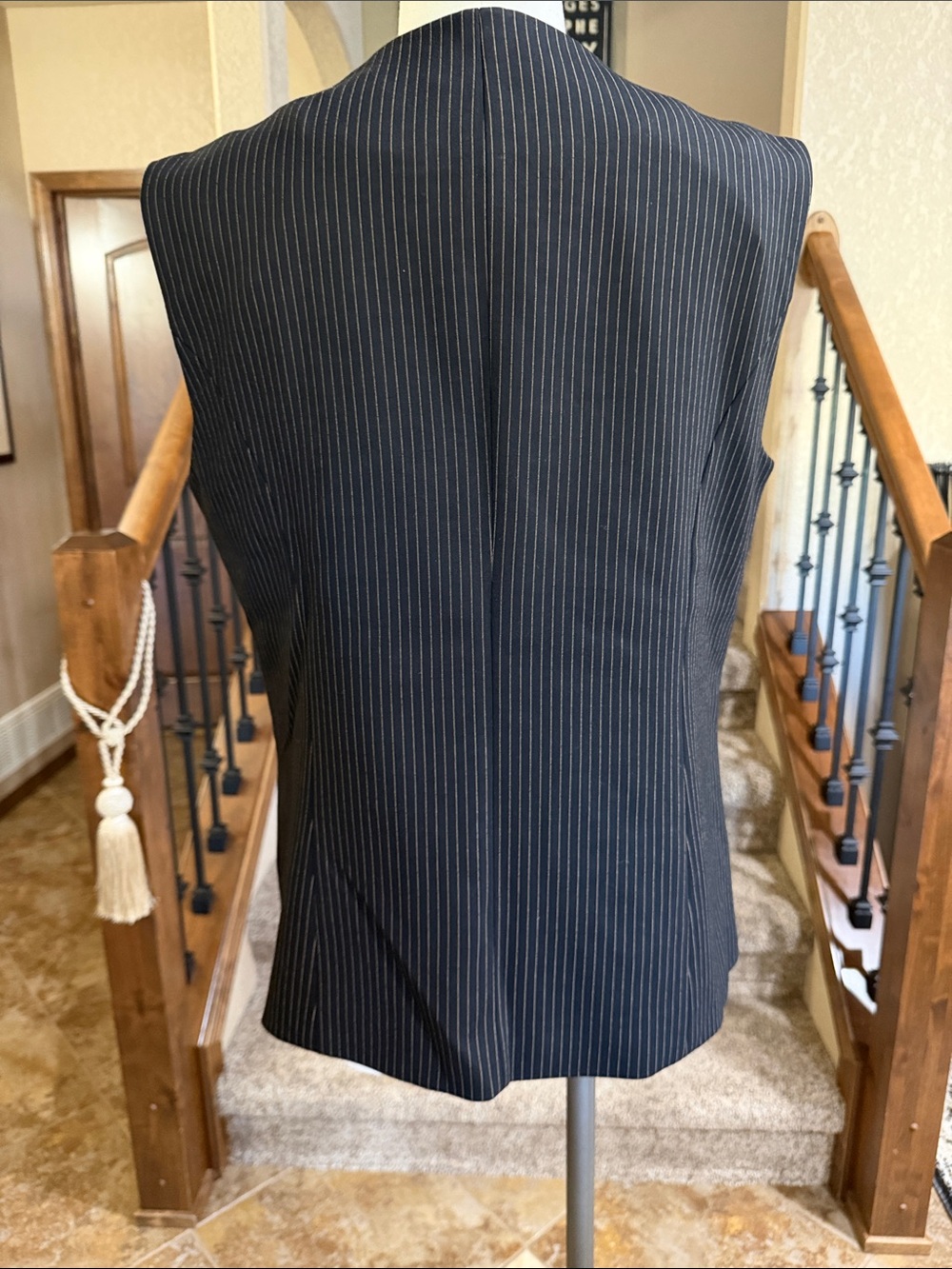 Elie Tahari Black/Canel Pinstripe Sleeveless Vest - L - Picture 4 of 9